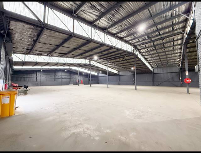 2,200M² WAREHOUSE TO LET IN WADEVILLE
